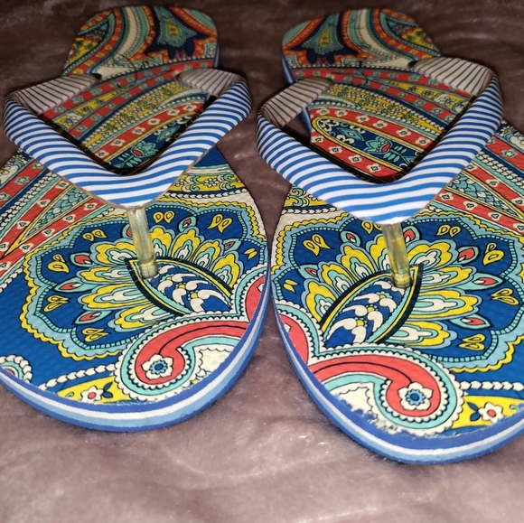 Vera Bradley | Marina Paisley Print Flip Flops Size 5-6 - Picture 4 of 7